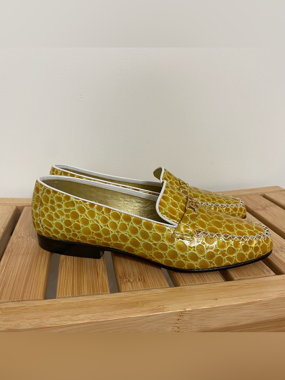 Vintage Escada Italy Yellow Croc Embossed Leather EE Loafers Women’s 7.5B